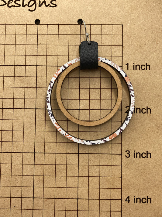 White Microfloral and Stain Nesting Dangle