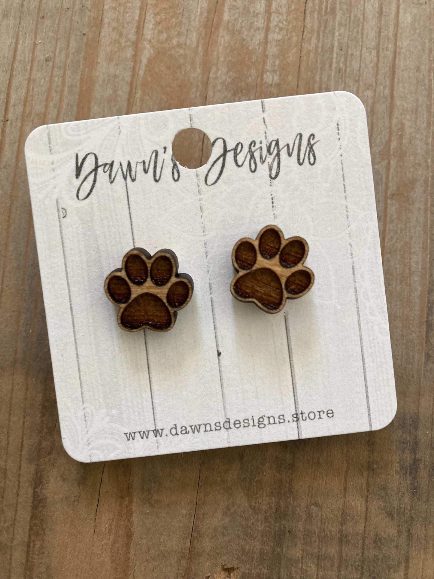 Engraved Paw Stud