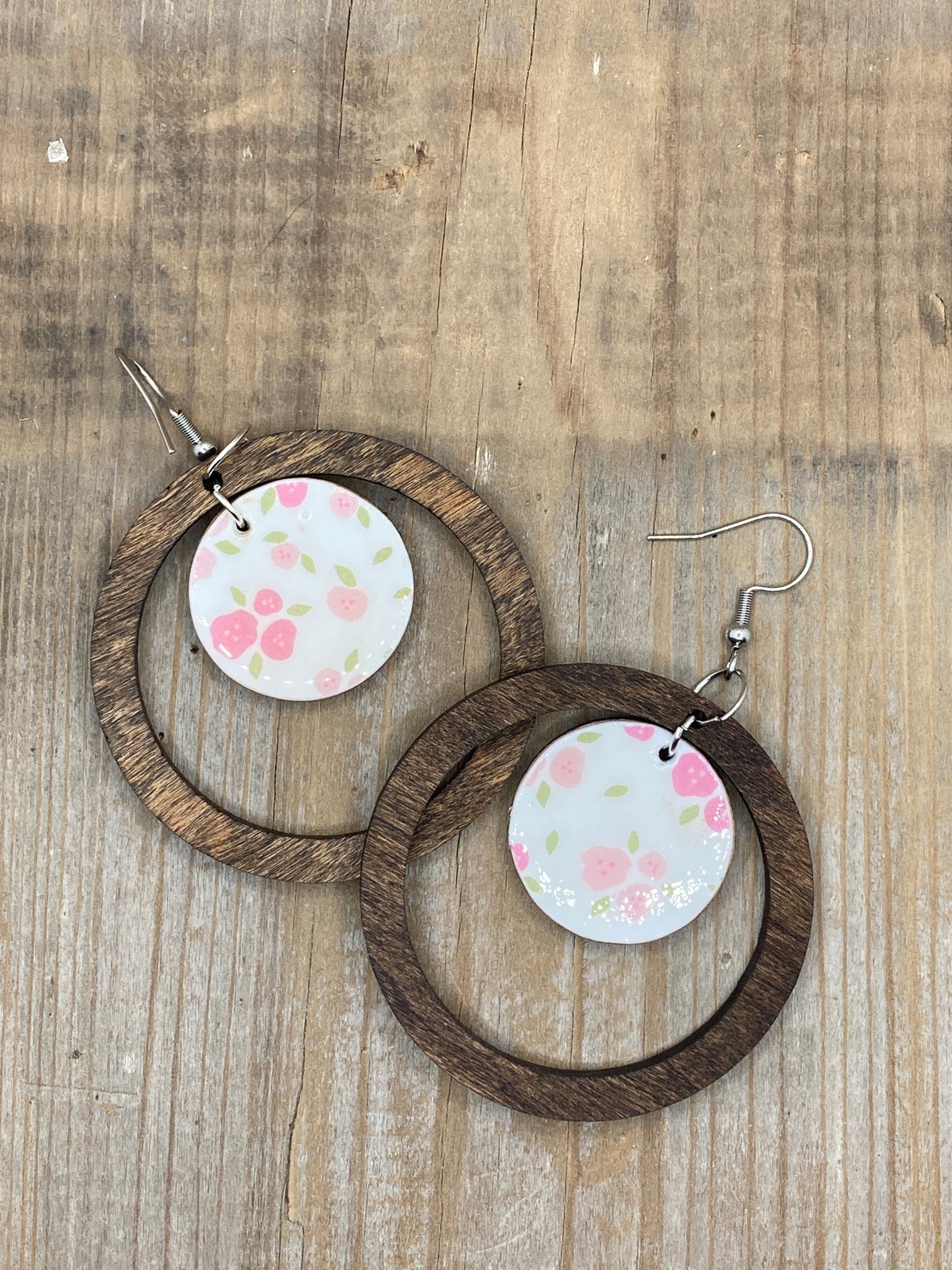 Wood Hoops with Decorative Center Group 3 - Spring