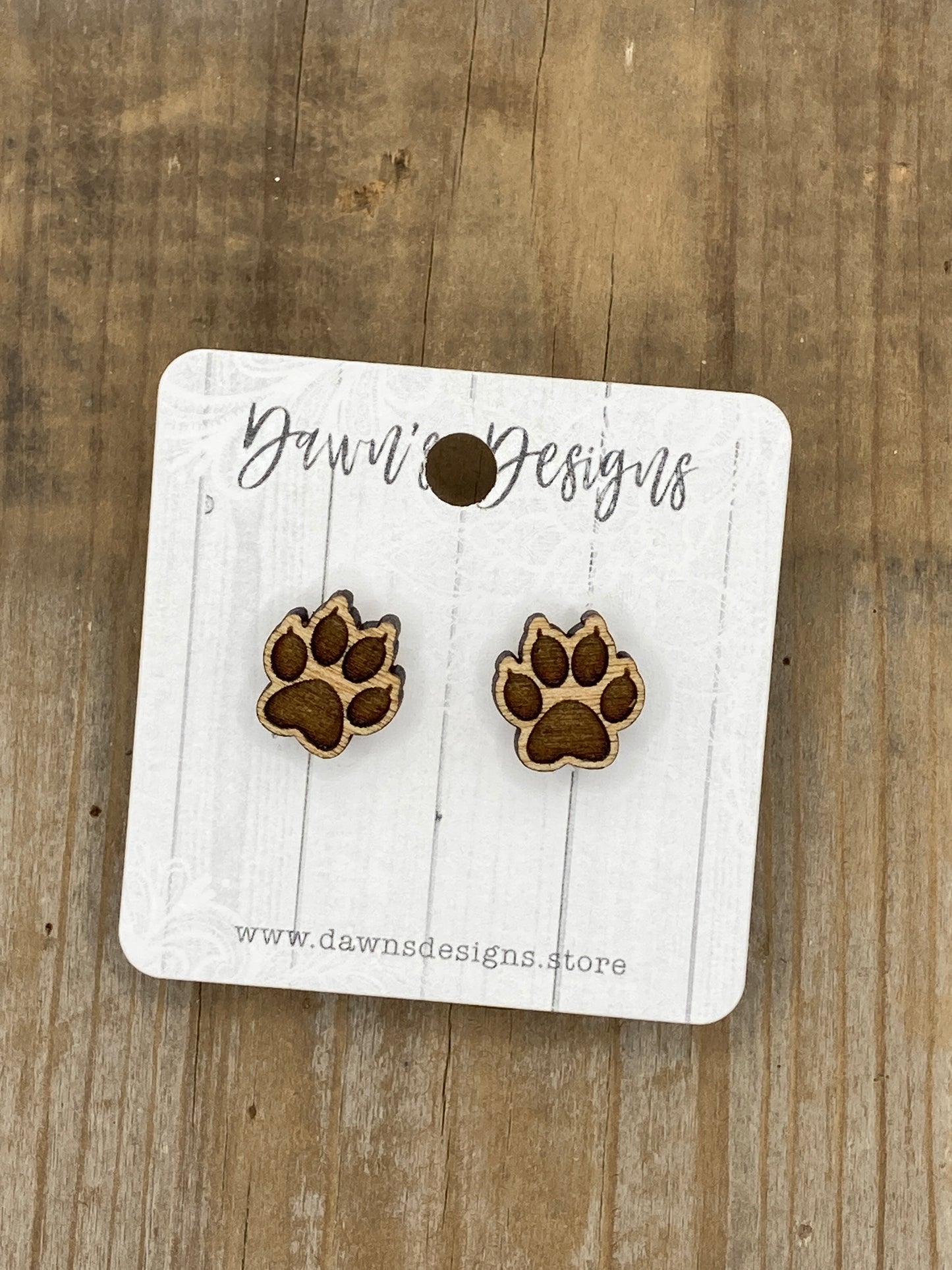 Engraved Paw Stud